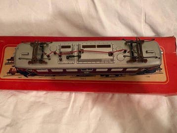 Fleischmann H0 - 1337 - Elektrische locomotief (1) - BR110 -, Hobby en Vrije tijd, Modeltreinen | H0, Nieuw