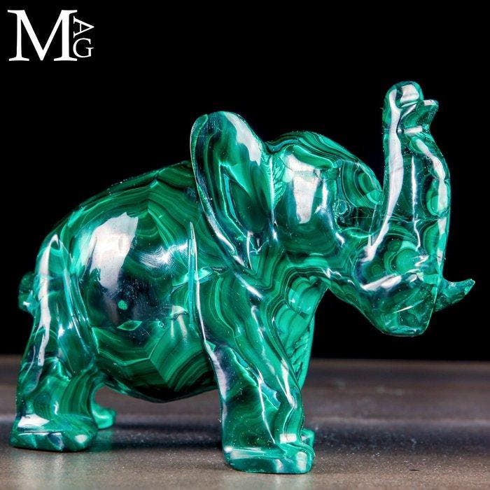 Uitzonderlijke malachietbeeld - olifant - AAA-kwaliteit, Verzamelen, Mineralen en Fossielen