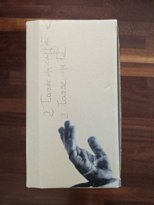 illy - Darryl Pottorf - Beker (4) - Bus Stops - Porselein, Antiek en Kunst, Antiek | Meubels | Stoelen en Sofa's