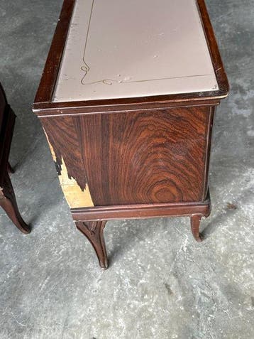 stile neoclassico - Table de chevet - Bois, Laiton, Verre -