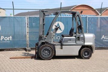 Veiling: Heftruck Nissan 30 Diesel 3000kg, Ophalen