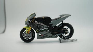 1:12 - Moto miniature - Yamaha Y2R-M1 (2013) #46 firma, Verzamelen, Nieuw