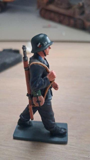 King & Country - Tinnen soldaat - KM007 Patrolling Guard -