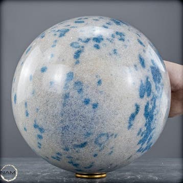 K2-Jaspis Kugel – natuursteen met een fascinerend blauw-wit