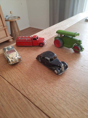 Dinky Toys 1:43 - Modelauto (4) - Diverse modellen, Nieuw
