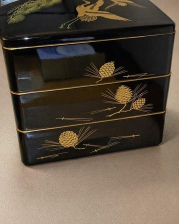 Decoratief ornament - Dennen- en kraanpatroon lakwerk -