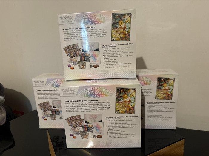 4 x Pokémon Prismatic Evolutions ETB MINT, Hobby en Vrije tijd, Verzamelkaartspellen | Pokémon