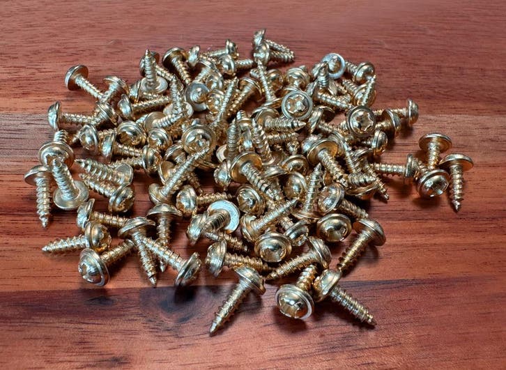 Set van 100 kleine schroefjes (3.0x8 mm, goudkleur), Doe-het-zelf en Bouw, Gereedschap | Overige machines, Nieuw, Verzenden
