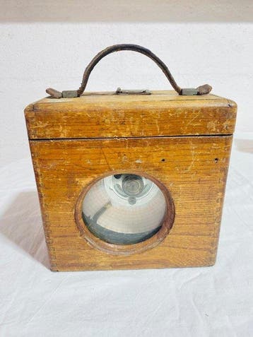 Ancien constatateur colombophile mécanique , concours de