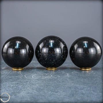 Ensemble de boules de tourmaline noire – 3 boules de pierre