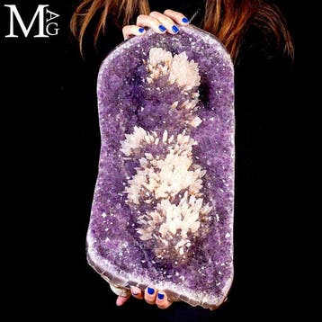 Indrukwekkende amethistgeode met sneeuwwitte kwarts, Verzamelen, Mineralen en Fossielen
