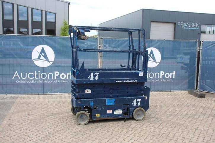 Veiling: Schaarhoogwerker Genie GS-1932 Elektrisch 7.8m 2007, Zakelijke goederen, Machines en Bouw | Liften, Steigers en Ladders