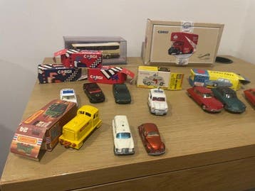 Corgi, Dinky Toys, Matchbox 1:43 - Modelauto (12) - Various, Hobby en Vrije tijd, Nieuw