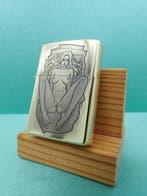 Zippo - Zippo Custom - V - Zonder minimumprijs - Aansteker -, Verzamelen, Nieuw