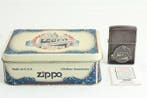 Zippo - 65th Anniversary 1932–1997 Emblem Lighter w/ Box, Verzamelen, Nieuw