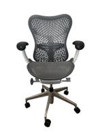 Refurbished Herman Miller Mirra 2 Bureaustoelen - Grey white, Verzenden, Zwart, Zo goed als nieuw, Bureaustoel