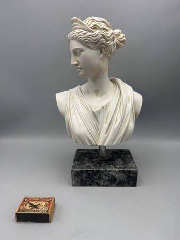 Buste, Grote Buste van godin Diana/Artemis - 31 cm - Marmer,, Antiek en Kunst