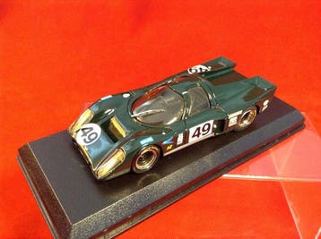 J.P.S. - made in France 1:43 - Model raceauto - Chevron B16, Nieuw