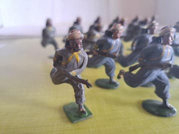 britains - Militaire miniatuur beeldjes - Infanterie courant