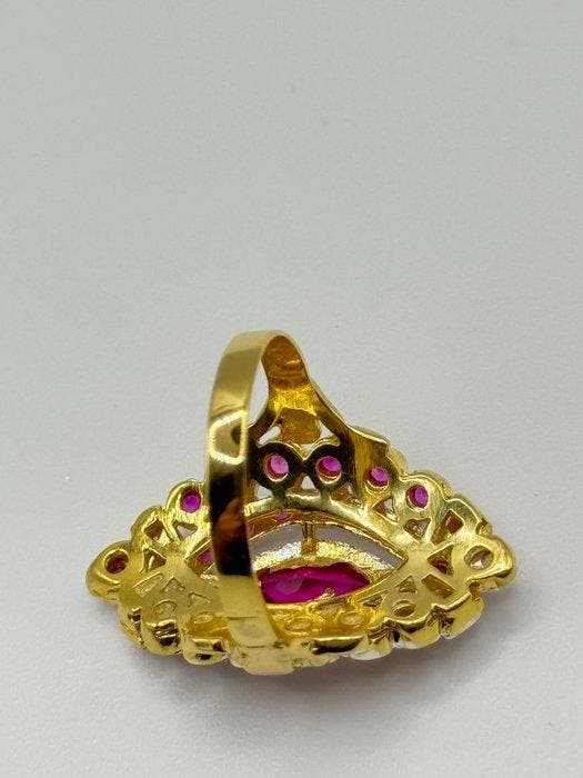Sans prix de réserve - Bague de cocktail - 9 carats Or, Handtassen en Accessoires, Antieke sieraden