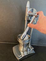 Presse-agrumes - à fonctionnement par levier - acier, Antiquités & Art