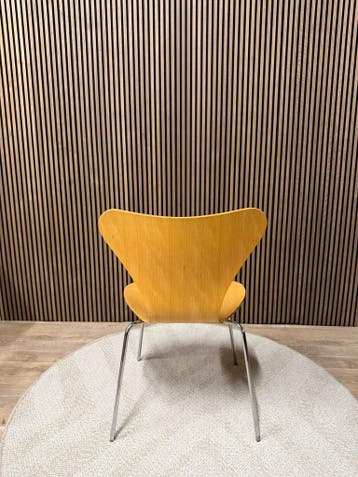 Voorraad Fritz Hansen Vlinderstoel Series 7 stoel, Verzenden, Zo goed als nieuw, Hout