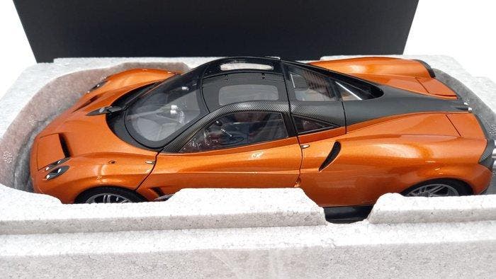 Autoart 1:18 - Modelauto - Pagani Huayra - (cod.V35), Hobby & Loisirs créatifs, Voitures miniatures | 1:5 à 1:12