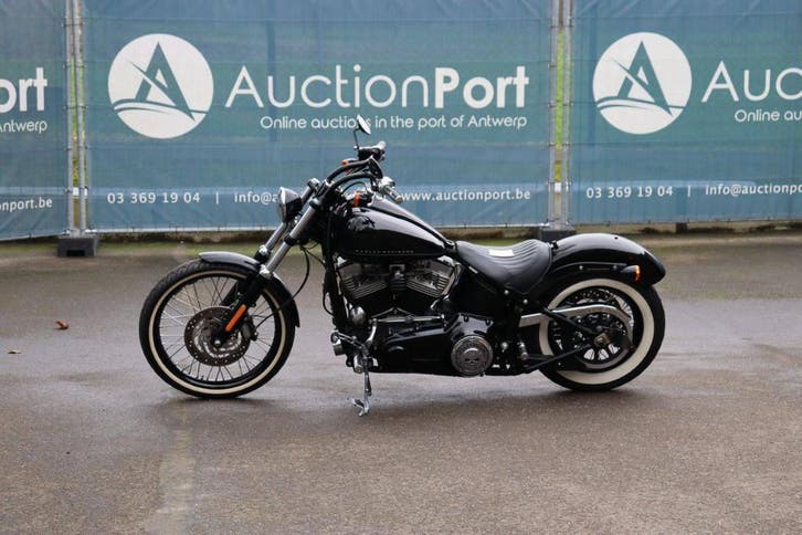 Veiling: Motor Harley-Davidson FXS Blackline Benzine 2011, Motos, Motos | Harley-Davidson, Enlèvement