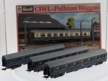 Schaal H0 Lima en Revell 309203 en 2180 set van 4 persone..., Ophalen of Verzenden, Overige typen