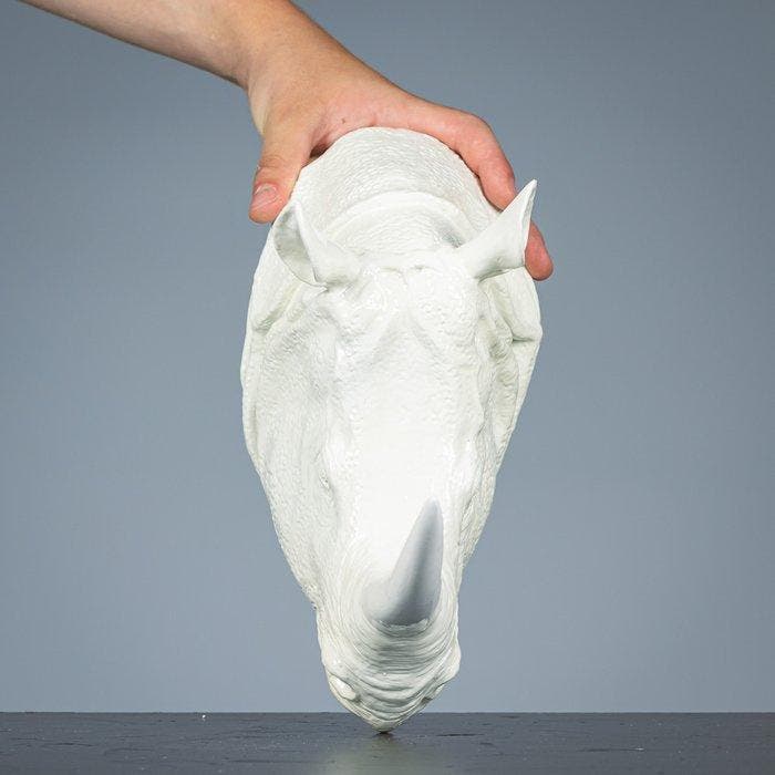 Figure - Decoratieve witte neushoorn als muurhanger -, Antiek en Kunst, Kunst | Designobjecten