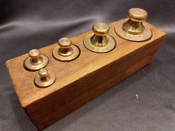 Ensemble antique de masses déquilibre en six pièces –