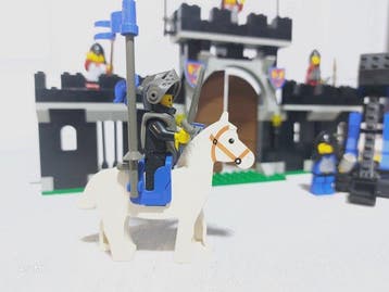Lego Set - 6059 - Castle - Castle; Black Knights; Knights