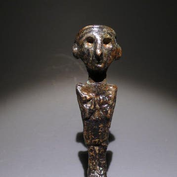 Achaemenidisch Brons Belangrijke figuur, ex-voto. 8 cm hoog.