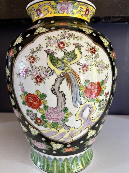 Vaas - Porselein - Japan - Zwarte familie (Zonder, Antiquités & Art, Antiquités | Autres Antiquités