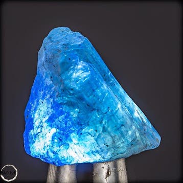 Natuurlijke, zeldzaam heldere tanzaniet – intens blauw