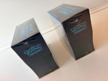 Pokémon - 2 Elite trainer box - 2x Pokémon Phantasmal Flames, Hobby en Vrije tijd, Verzamelkaartspellen | Pokémon, Nieuw
