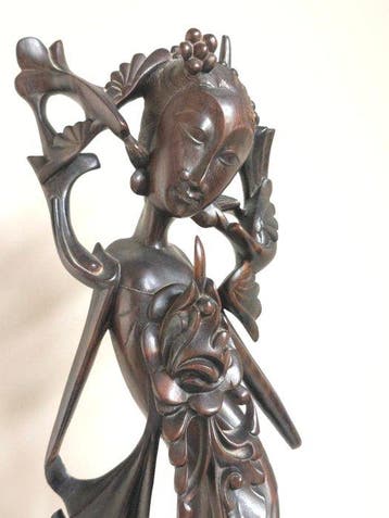 Groot Balinees Art Deco houtsnijwerk van Legong Keraton