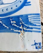 Carreau - Monstre marin, dragon. - 1750-1800