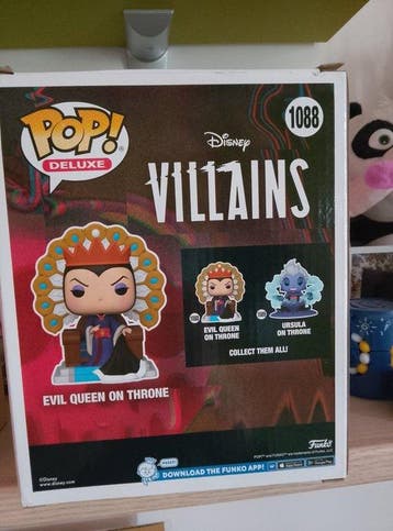 Funko - Funko Pop 1088 evil Queen on throne, 947 aipom