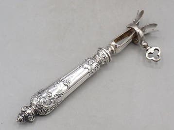 Delheid Frères - Ménagère - Argent 800 - Porte-os pour gigot, Antiek en Kunst