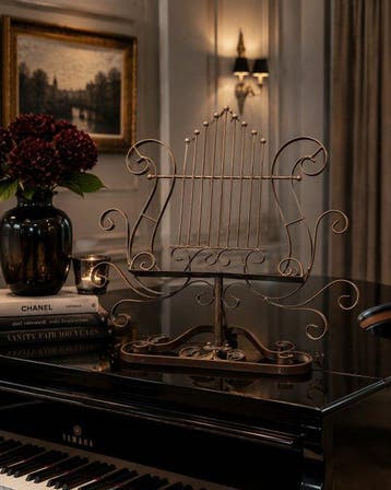 Decoratief ornament - Muziekstandaard - Lierontwerp