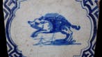 Tegel - 1600-1650 - Antieke tegel wild zwijn, Antiek en Kunst