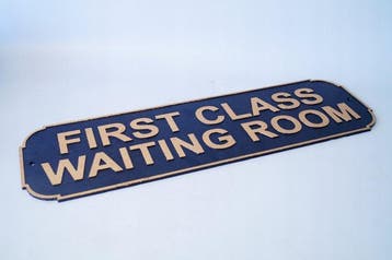 Reclamebord - First Class Wachtkamer - 59,5 cm - Metaal, Hobby & Loisirs créatifs, Trains miniatures | Échelles Autre