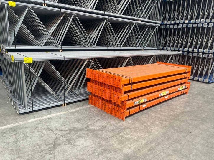 Veiling: Palletstelling Stow 14x100, Auto-onderdelen, Accu's en Toebehoren, Ophalen