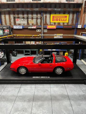GT Spirit 1:18 - Modelauto - Chevrolet Corvette C4 1995