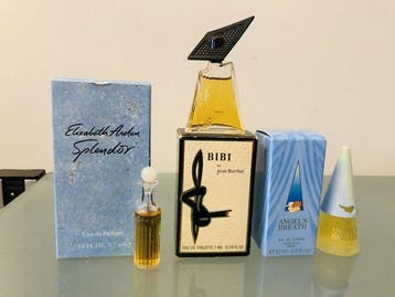 Collectie merkartikelen - 30 parfumminiaturen, allemaal in