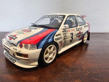 Otto Mobile 1:18 - Modelauto - Ford Escort RS GR.A -