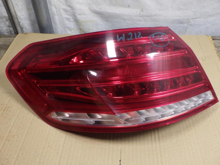 achterlicht links Mercedes W212, Autos : Pièces & Accessoires, Éclairage, Envoi
