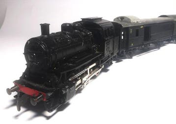 Märklin H0 - Treinset (5) - BR 89 005 met 4 wagens - DB, Nieuw