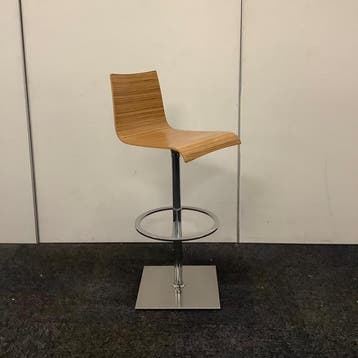 barkruk zithoogte 75 cm, bruin (zebrano) MDF zitting, chroom, Gebruikt